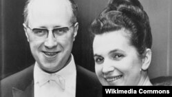 Галина Вишневська зі Мстиславом Ростроповичем, фото 1965 року