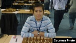 Jo'rabek Khamraqulov, shaxmat bo'yicha xalqaro miqyosidagi sport ustasi (surat Jo'rabekning Facebook saytidagi sahifasidan olindi)