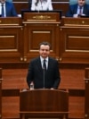 Kryeministri i Kosovës, Albin Kurti, në foltorën e Kuvendit.