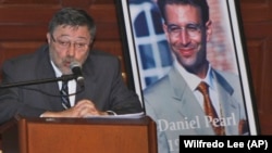 Judea Pearl, a 2002-ben terroristák által megölt Daniel Pearl amerikai újságíró apja, felszólal Miami Beach-en, Floridában, 2007. április 15-én. 