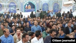 Farmers swarmed Friday Prayers in Isfahan, turning their backs to the preacher. March 16, 2018
