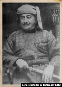 „გურულ ბულბულად“ წოდებული სამუელ ჩავლეიშვილი - „ძველი ხალხური გურული მომღერალი“.