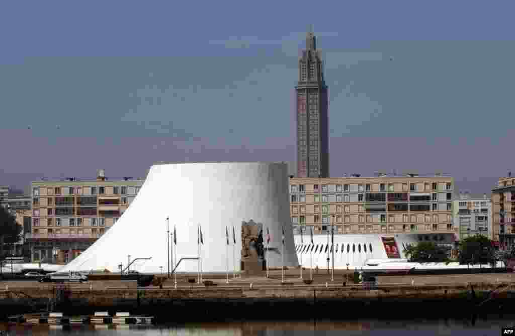 Qend&euml;r kulturore Le Volcan (vullkani), i projektuar m&euml; 1982, n&euml; qytetin per&euml;ndimor francez Le Havre.