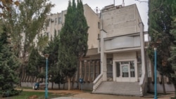В этом здании на проспекте Генерала Острякова ранее размещался севастопольский филиал «Укртелекома», а с 2014 года – «Севтелеком»