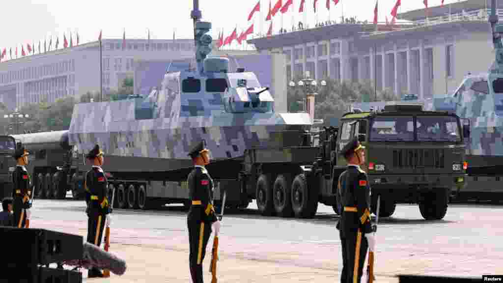 És ha már van tenger alatti jármű, amihez nem kell vezető, jöjjön egy hajó is, amit egy műveleti teremből, akár több ezer kilométerről irányíthat majd a kapitánya