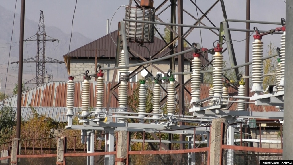 "Шабонарӯз се соат барқ медиҳанд". Лимит дар Тоҷикистон шадидтар шуд