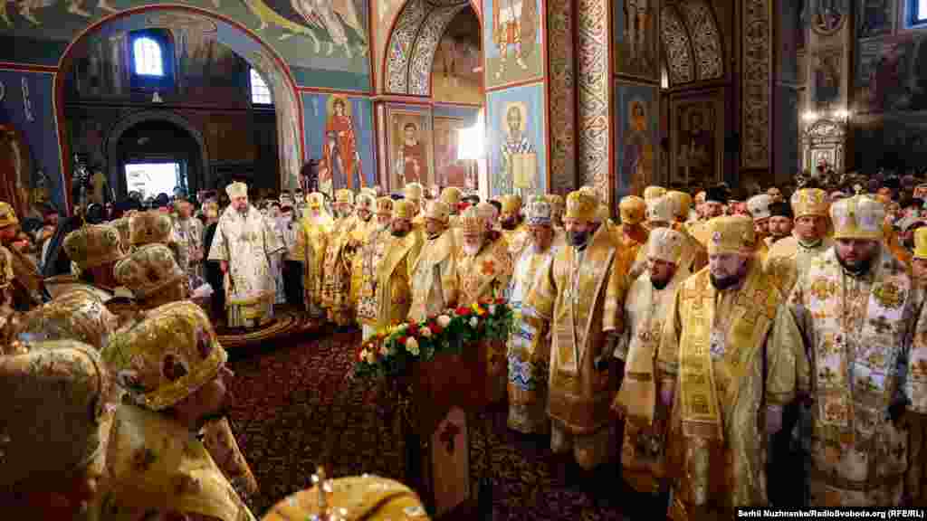 А вранці 28 липня глава ПЦУ в цьому ж соборі очолив Божественну літургію з нагоди відзначення 1033-ї річниці Хрещення Руси-України. Разом із предстоятелем помісної Православної церкви України під час богослужіння молилися представники Олександрійського патріархату та Кіпрської православної церкви