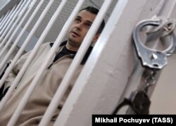 Олег Сенцов під час засідання суду у Москві. Грудень 2014 року