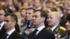 Дмитрий Медведев и реформируемое им воинство за его спиной