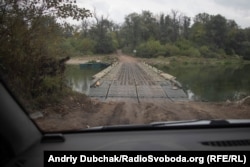 Понтон через річку Сіверський Донець по дорозі до Крмискього, вересень 2021