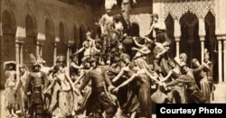 Артисты балета во дворце эмиров в Гранаде.