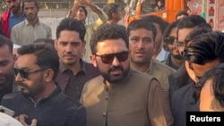 د خیبر پښتونخوا اعلاوزیر سهېل اپرېدی وايي ورسره توپیري چلند کېږي. (انځور: ارشیف)