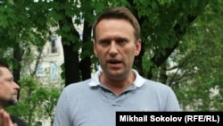 Aleksei Navalny speaks to opposition protesters in Moscow.