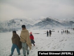 واورې د کلي بانډو ماشومان سره رایوځای کړل