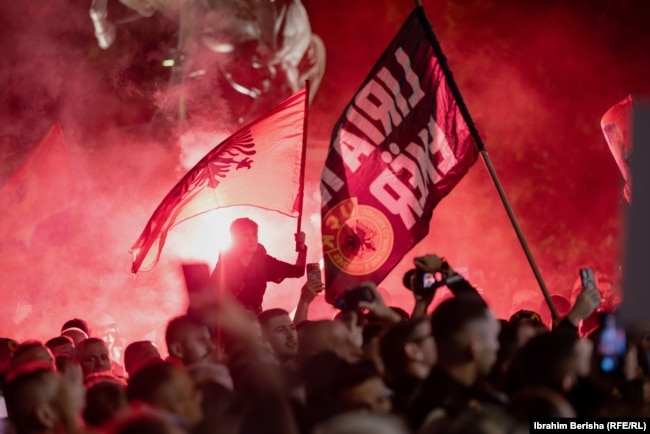 Që nga aktgjykimi, për çdo natë në Prishtinë po mbahen protesta.
