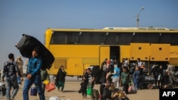 دا عکس د هغو افغان کډوالو دی چې تازه له ایرانه ستانه شوي دي. 