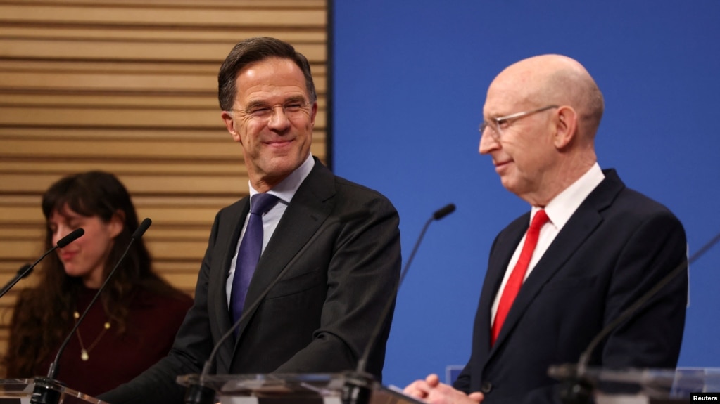 Генсекретар НАТО Марк Рютте та міністр оборони Великої Британії Джон Гілі під час пресконференції в день засідання Контактної групи з питань оборони України, 12 лютого 2026 року