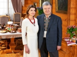Шестой президент Украины Петр Порошенко и его жена Марина поздравляют сограждан с пасхальными праздниками. Апрель 2019 года