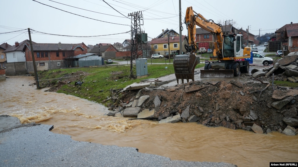Autoritetet thanë se në Komunën e Malishevës kanë evakuuar qytetarë nga zonat e rrezikuara nga vërshimet.