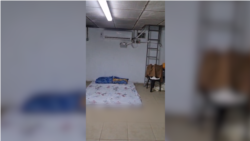 Українка показує бомбосховище в Ізраїлі