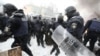 Радіо Свобода Daily: «Слідчі дії» під Радою – мітингарі на колінах, газ для журналістів та вилучення зброї 