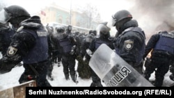 Поліцейські у наметовому містечку біля Верховної Ради, 3 березня 2018 року