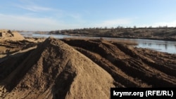 Нижне-Чурбашское хвостохранилище под Керчью, где ведется добыча токсичного песка, февраль 2019 год 