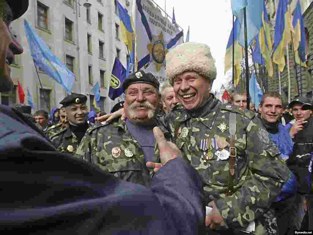 Ukraine -- Supporters of prime minister and the parliamentary coalition in Kyiv, 04Apr2007