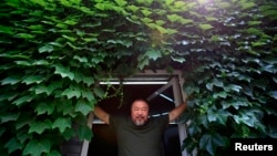 Chinese dissident artist Ai Weiwei, whose work was reportedly among those being "negotiated" on behalf of the Tajik leader.