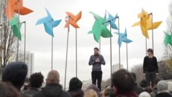 Париж: теракты повлияли на общественную активность (видео)