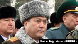 Генерал-майор Талгат Есетов, начальник Академии пограничной службы КНБ, в день похорон начальника погранслужбы КНБ полковника Турганбека Стамбекова. Алматы, 3 января 2013 года.