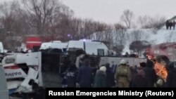 یوه سیمه ایز چارواکي اندرې ګورولیف ویلي چې په دې پېښه کې ۱۹کسان مړه شوي او ۲۱ نور ټپیان دي. 

