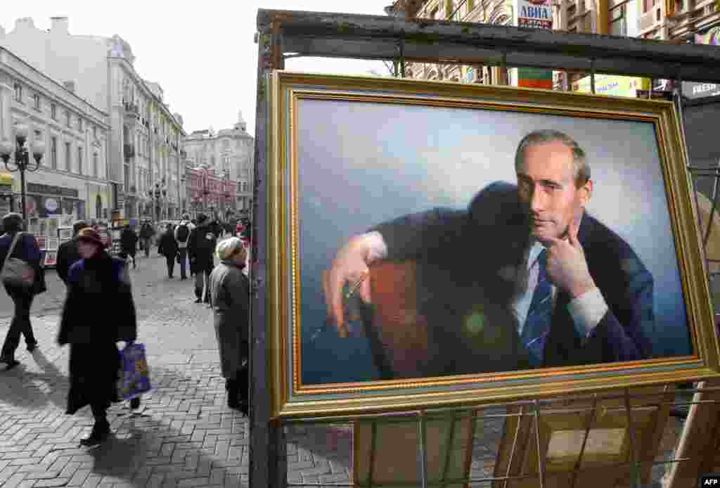 A painting of Putin on Arbat Street in Moscow