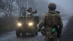 Украински войници близо до фронтовия град Константиновка в Донецка област, Украйна, 27 ноември 2025 г.