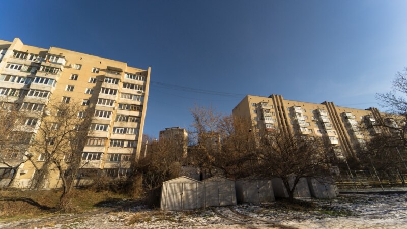 Жители одного из микрорайонов Симферополя остались без отопления из-за аварии (+фото)