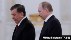 Президенты Узбекистана и России Шавкат Мирзияев и Владимир Путин.
