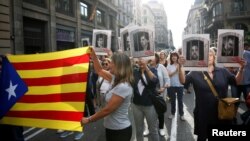 У Барселоні 14 жовтня почалися вуличні протести проти рішення Верховного суду Іспанії, який виніс вироки 12 політикам із Каталонії через їхню роль в організації референдуму про незалежність регіону в жовтні 2017 року