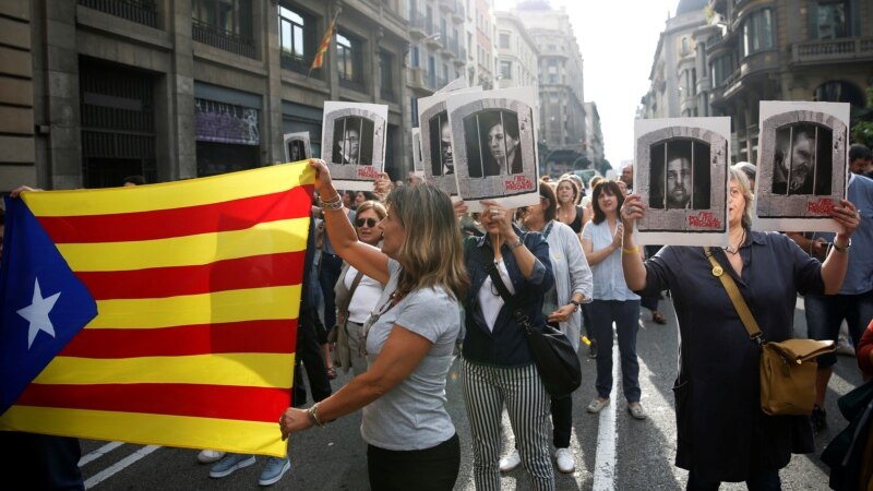 Барселонада каталан җитәкчеләренә чыгарылган хөкем карарына каршы протест башланды  