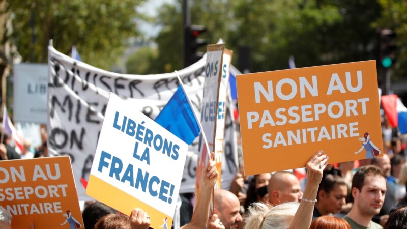 Уставниот совет на Франција одобри употреба на здравствен пасош