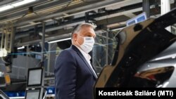 Orbán Viktor miniszterelnök a győri Audi-gyárban 2020. június 15-én