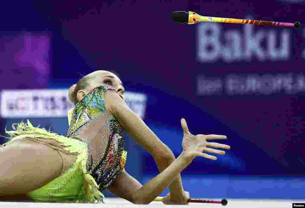 Россиянка Яна Кудрявцева выиграла на Играх в Баку четыре золотые медали. Российская пловчиха Арина Опенышева удостоилась на Европейских играх семи золотых и одной серебряной медали.