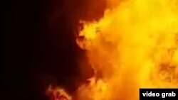 Державна служба України з надзвичайних ситуацій повідомляє, що о 22:45 27 березня її співробітники загасили пожежу, яка спалахнула на території автостоянки в Кропивницькому