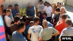 Bosniyadan olan qanunsuz miqrant işçilər Bakıda. 2009