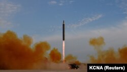 Испытание северокорейской ракеты средней дальности действия