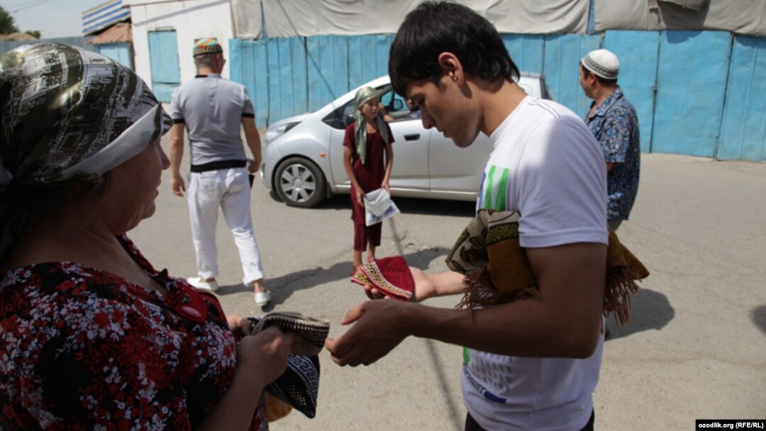 Топтық секс ең жақсы топтық порно Россоштағы секс үшін қыз