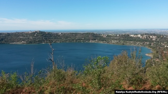 Панорама озера Альбано