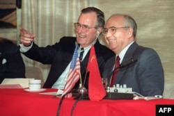 George Bush, Mikhail Gorbachev 1989