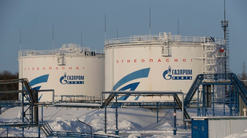 Эксперты: «Россия выстрелила себе в ногу». Выдержит ли российская экономика падение цен на нефть и что это означает для Украины