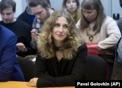 Maria Alyokhina in a courtroom in Moscow in December
