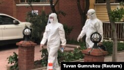 Членови на турското Министерство за здравство.